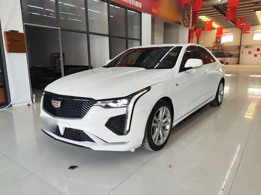 Cadillac CT4 — фото 2