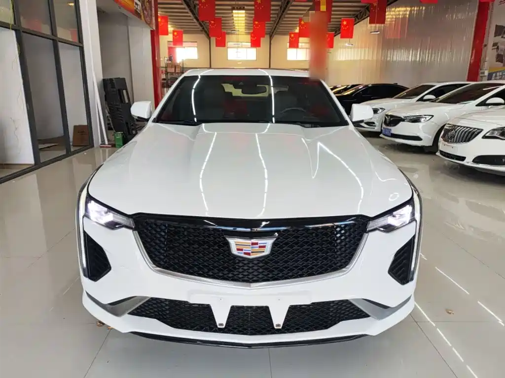 Cadillac CT4 — фото 3