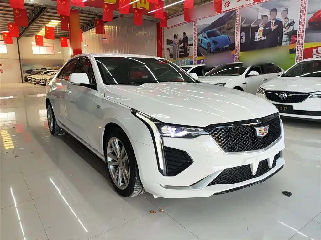 Cadillac CT4 — фото 4