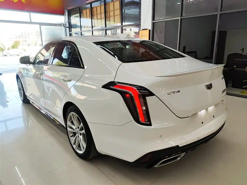 Cadillac CT4 — фото 5