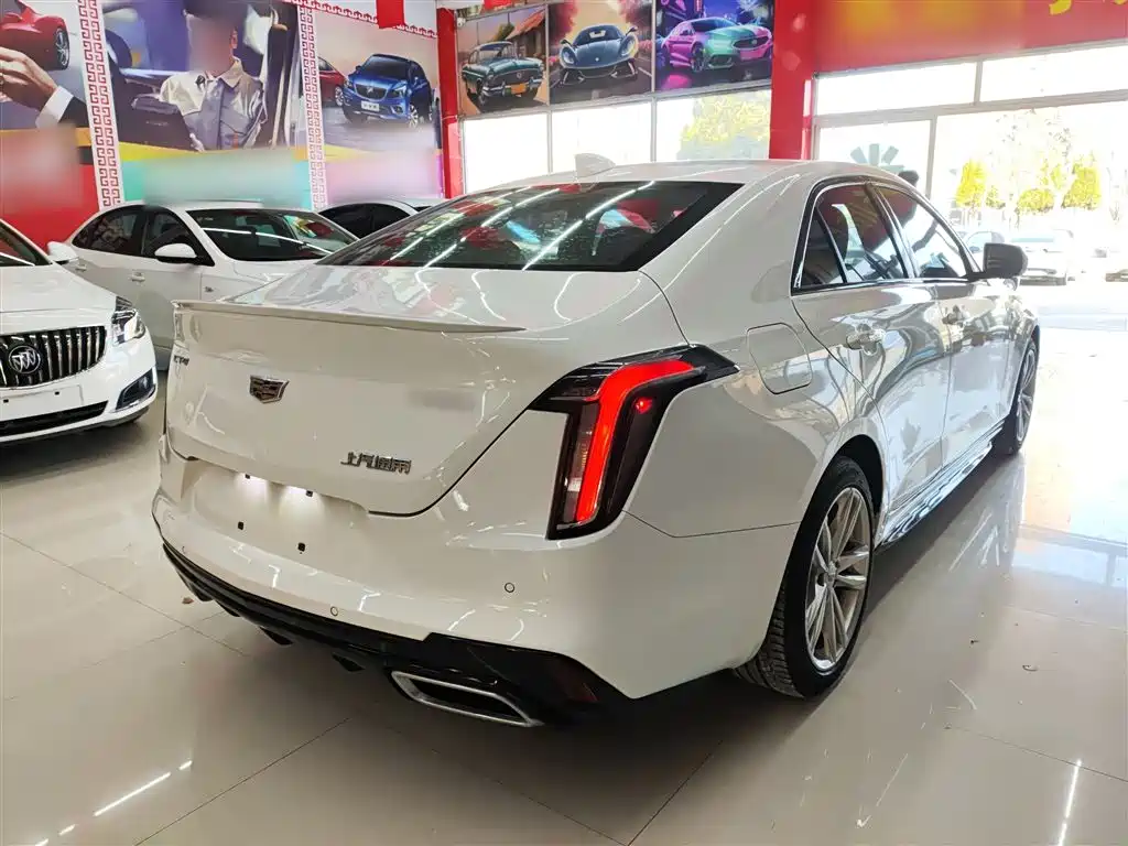 Cadillac CT4 — фото 7