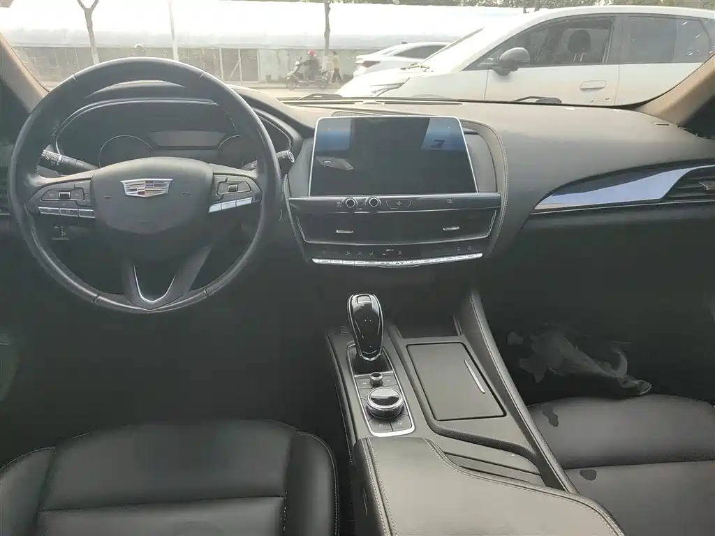 Cadillac CT5 — фото 6