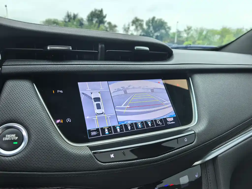 Cadillac XT5 — фото 13