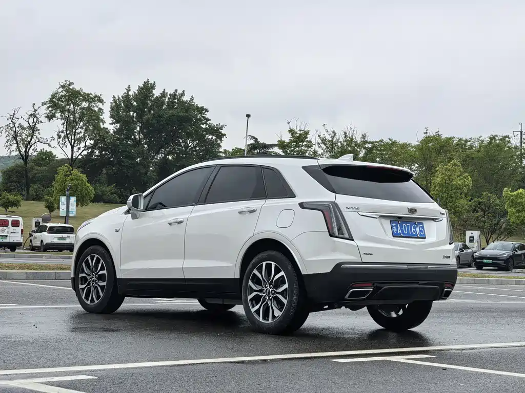 Cadillac XT5 — фото 7