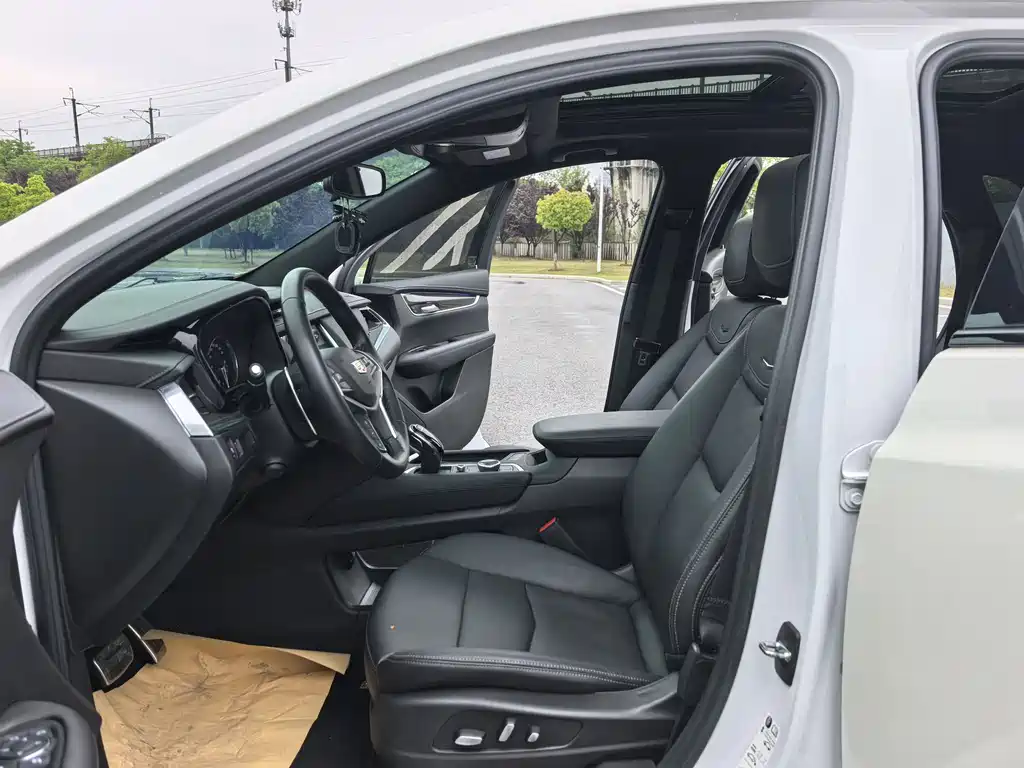 Cadillac XT5 — фото 9
