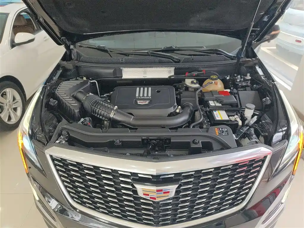 Cadillac XT5 — фото 19