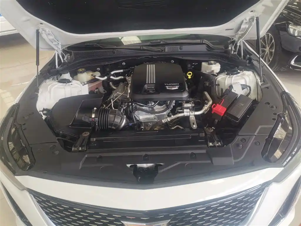 Cadillac CT5 — фото 20