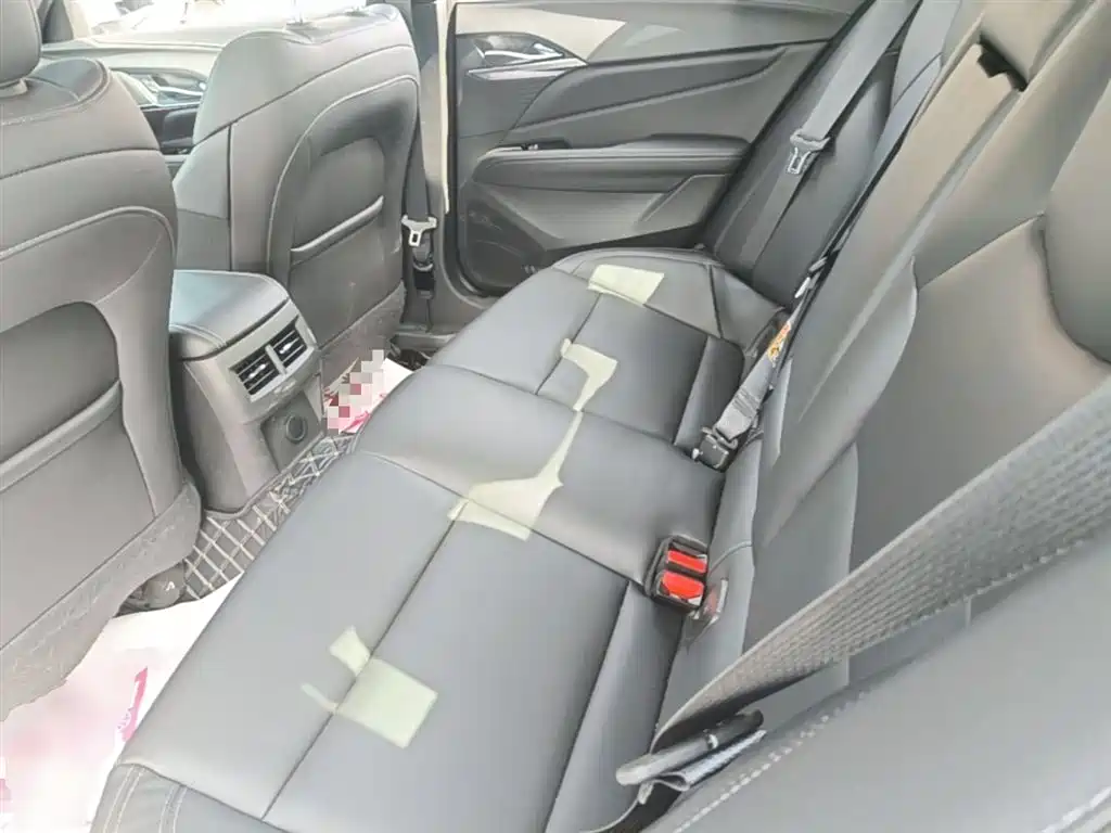 Cadillac CT4 — фото 17