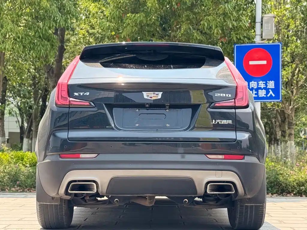Cadillac XT4 — фото 20