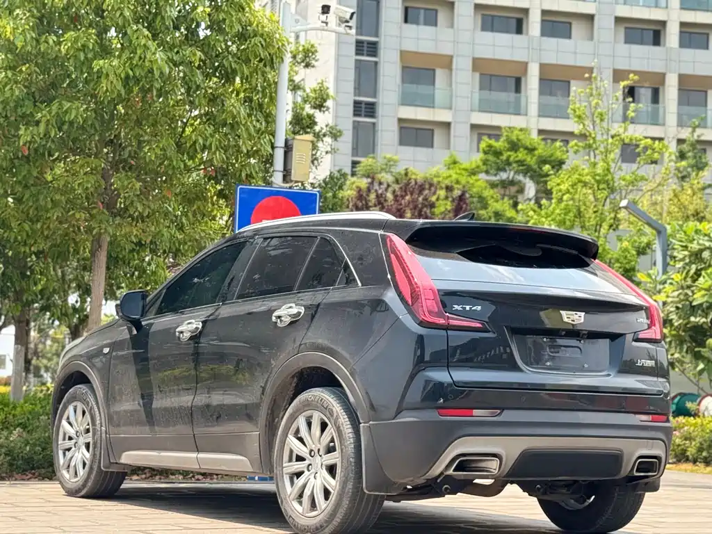 Cadillac XT4 — фото 21