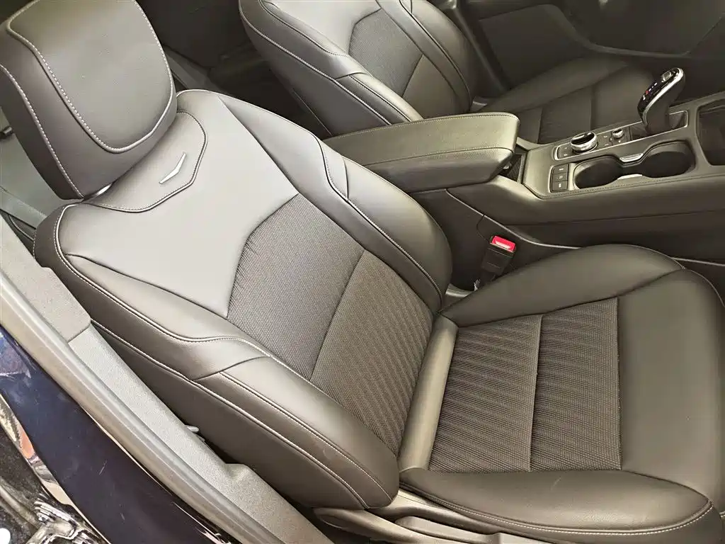 Cadillac XT4 — фото 25