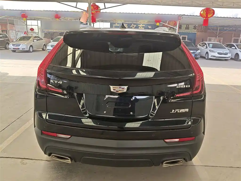 Cadillac XT4 — фото 6