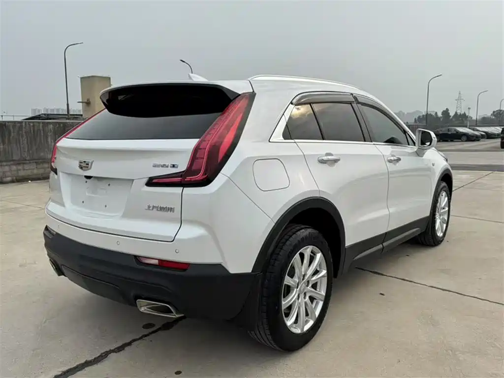 Cadillac XT4 — фото 14