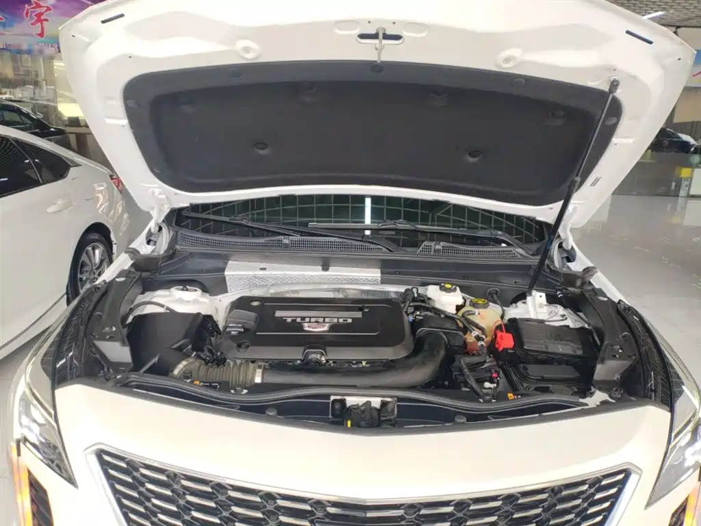 Cadillac XT4 — фото 18
