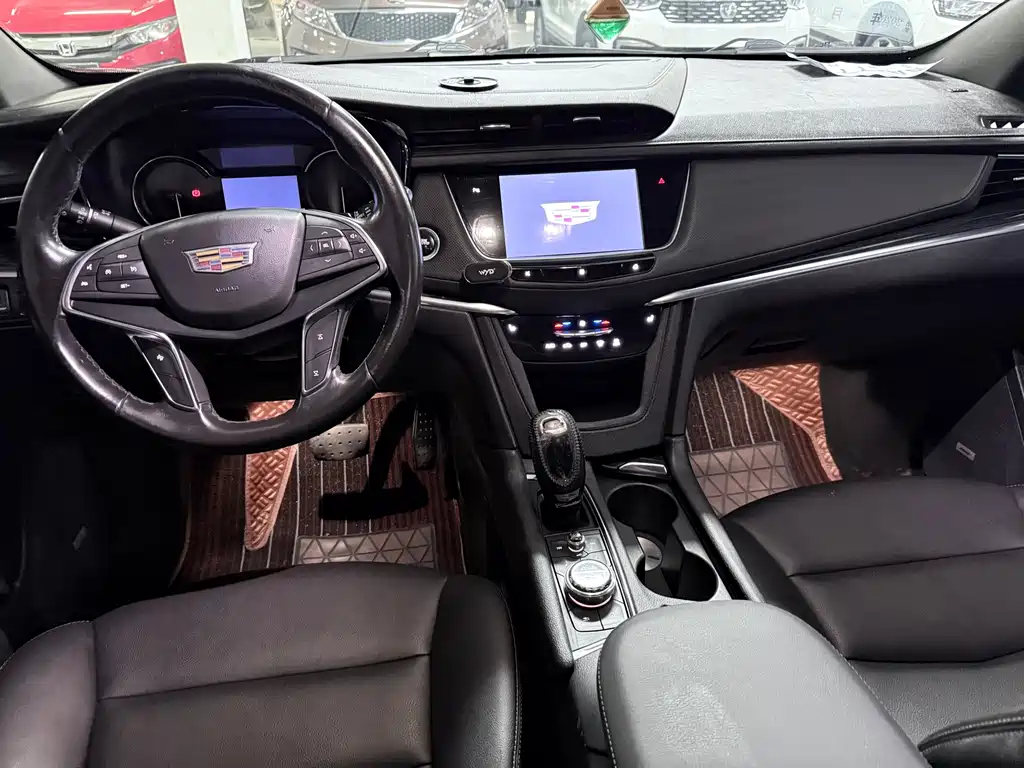 Cadillac XT5 — фото 13