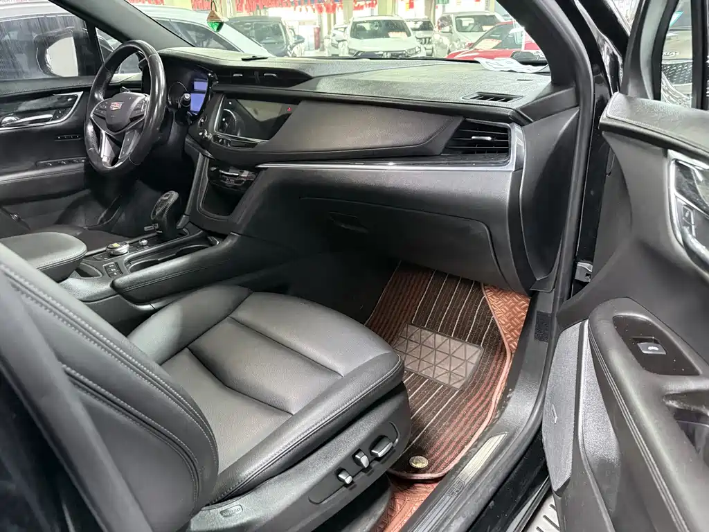 Cadillac XT5 — фото 21