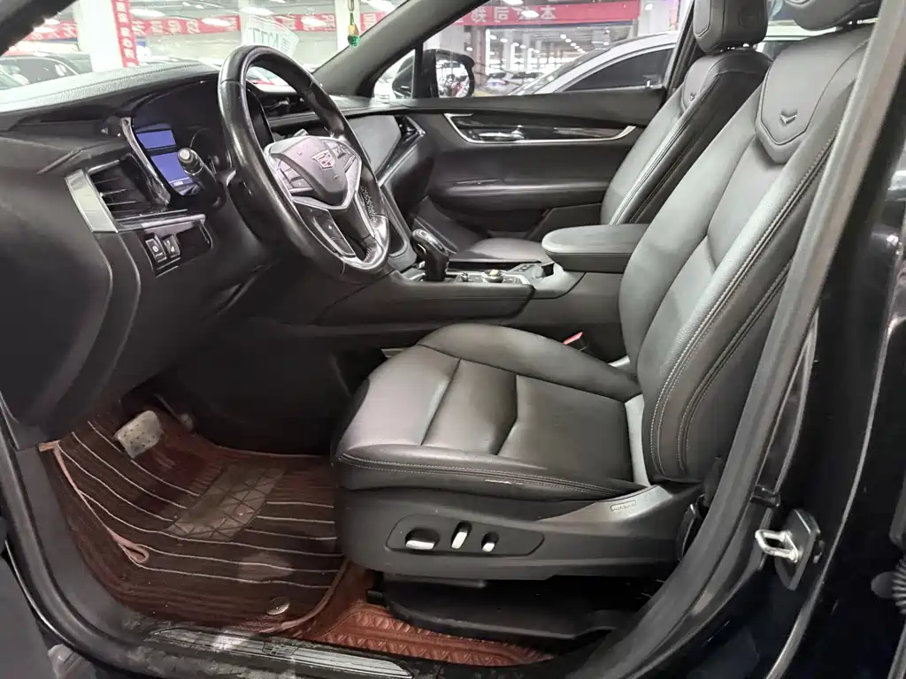Cadillac XT5 — фото 8