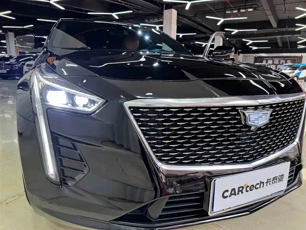 Cadillac CT6 — фото 22