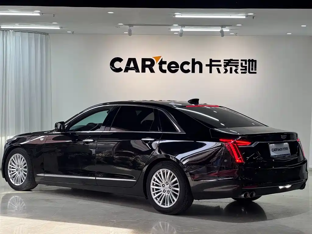 Cadillac CT6 — фото 7