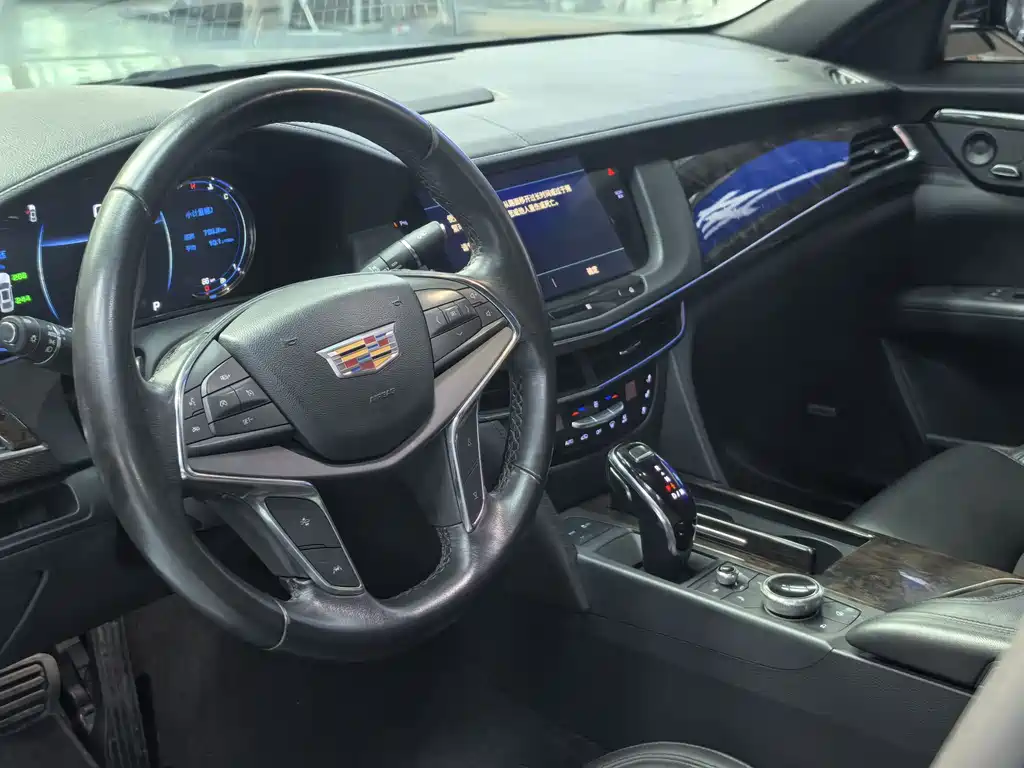 Cadillac CT6 — фото 9