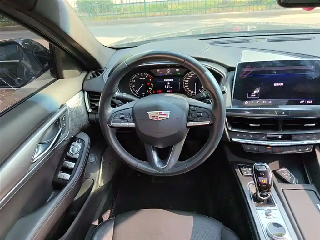 Cadillac CT5 — фото 11