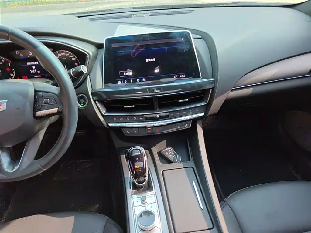 Cadillac CT5 — фото 13