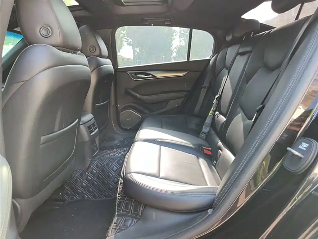 Cadillac CT5 — фото 17
