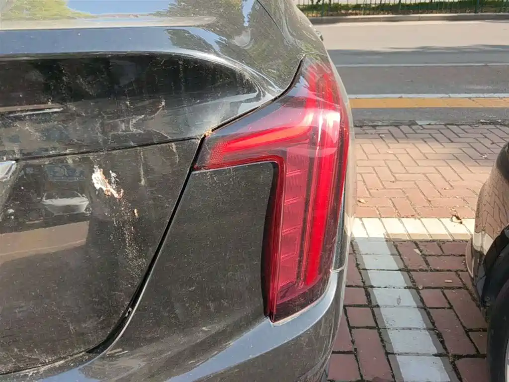 Cadillac CT5 — фото 8