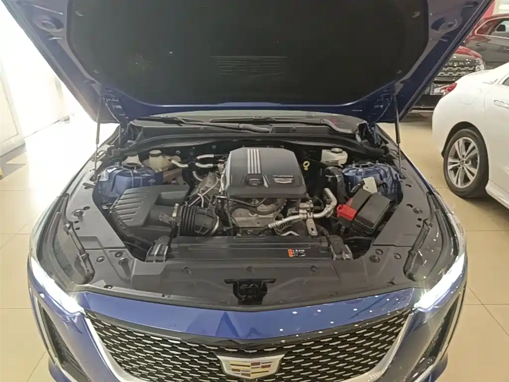 Cadillac CT5 — фото 20
