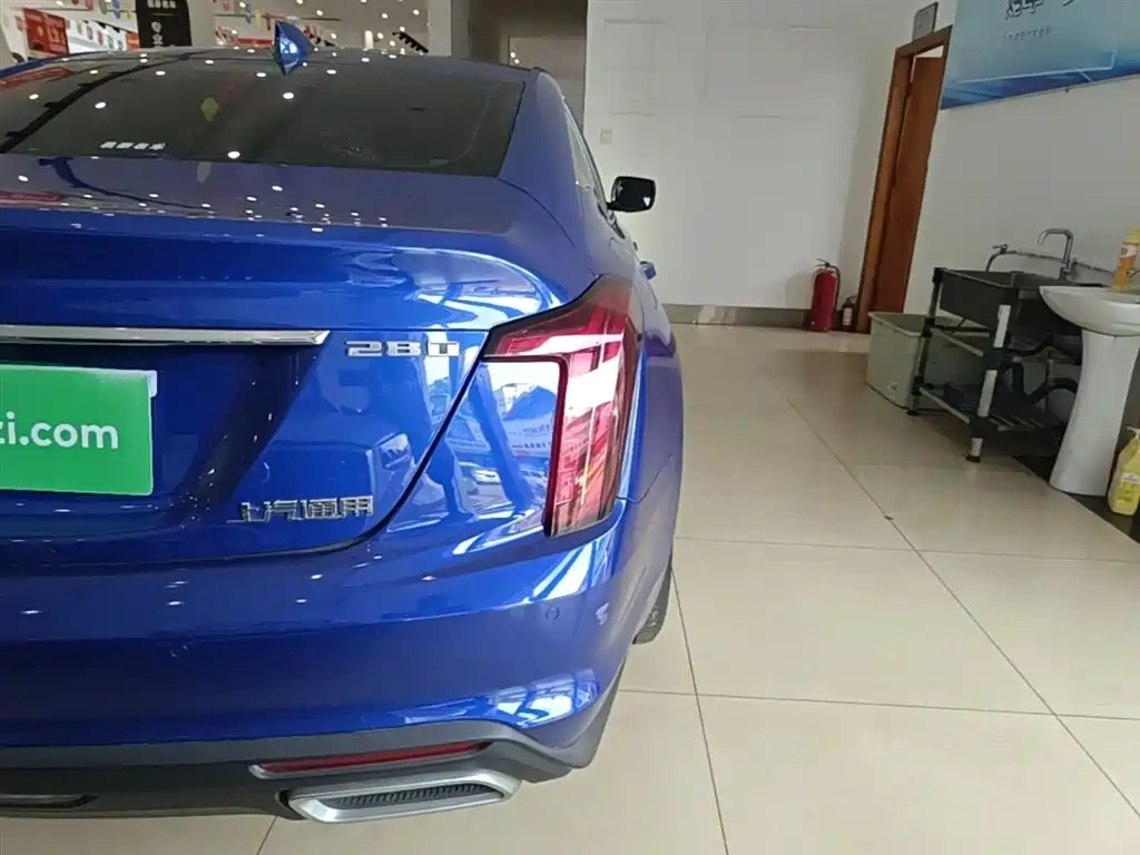 Cadillac CT5 — фото 8