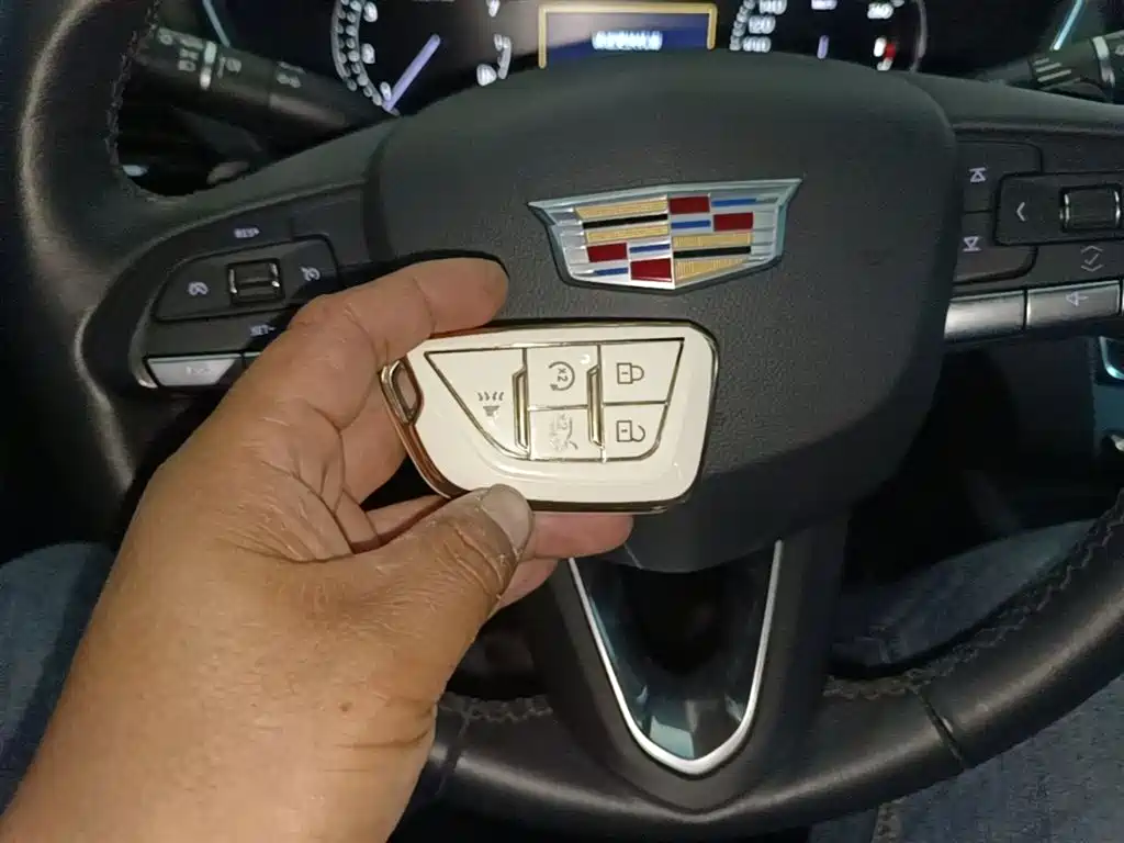 Cadillac CT5 — фото 9