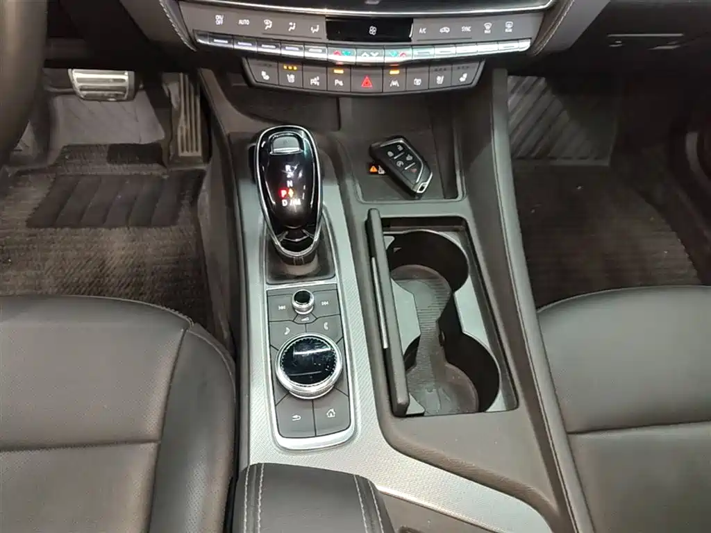 Cadillac CT5 — фото 14