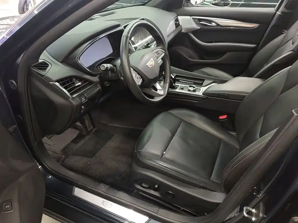 Cadillac CT5 — фото 15