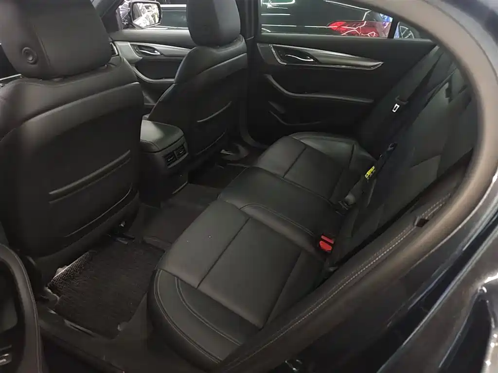 Cadillac CT5 — фото 17