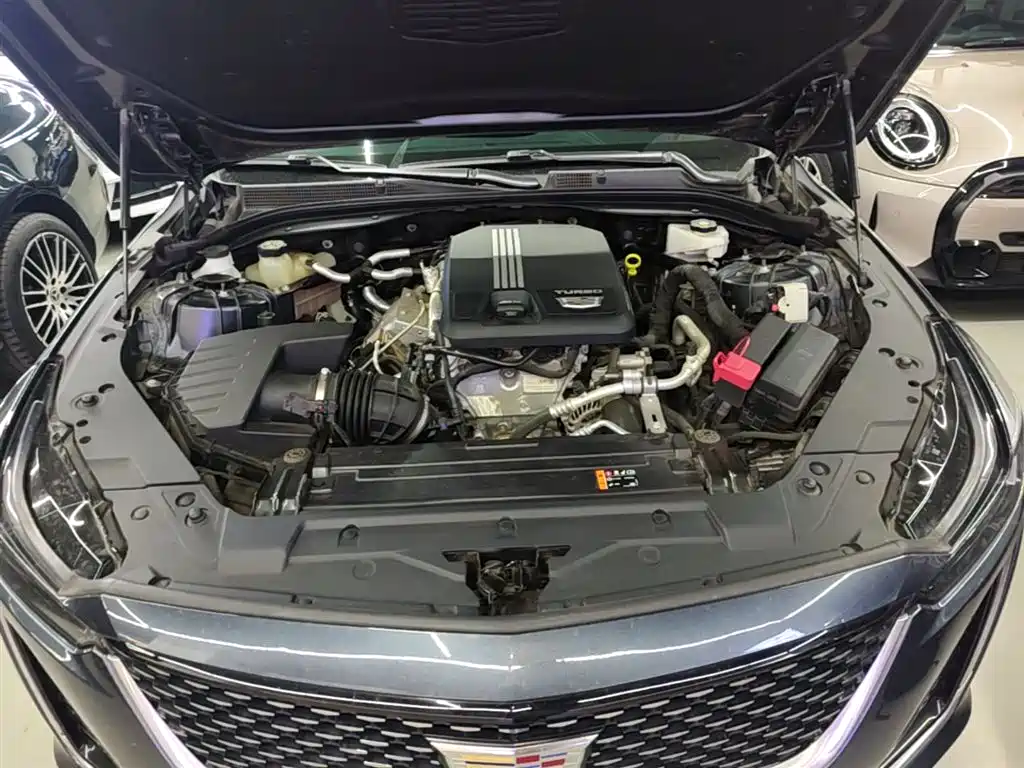 Cadillac CT5 — фото 20