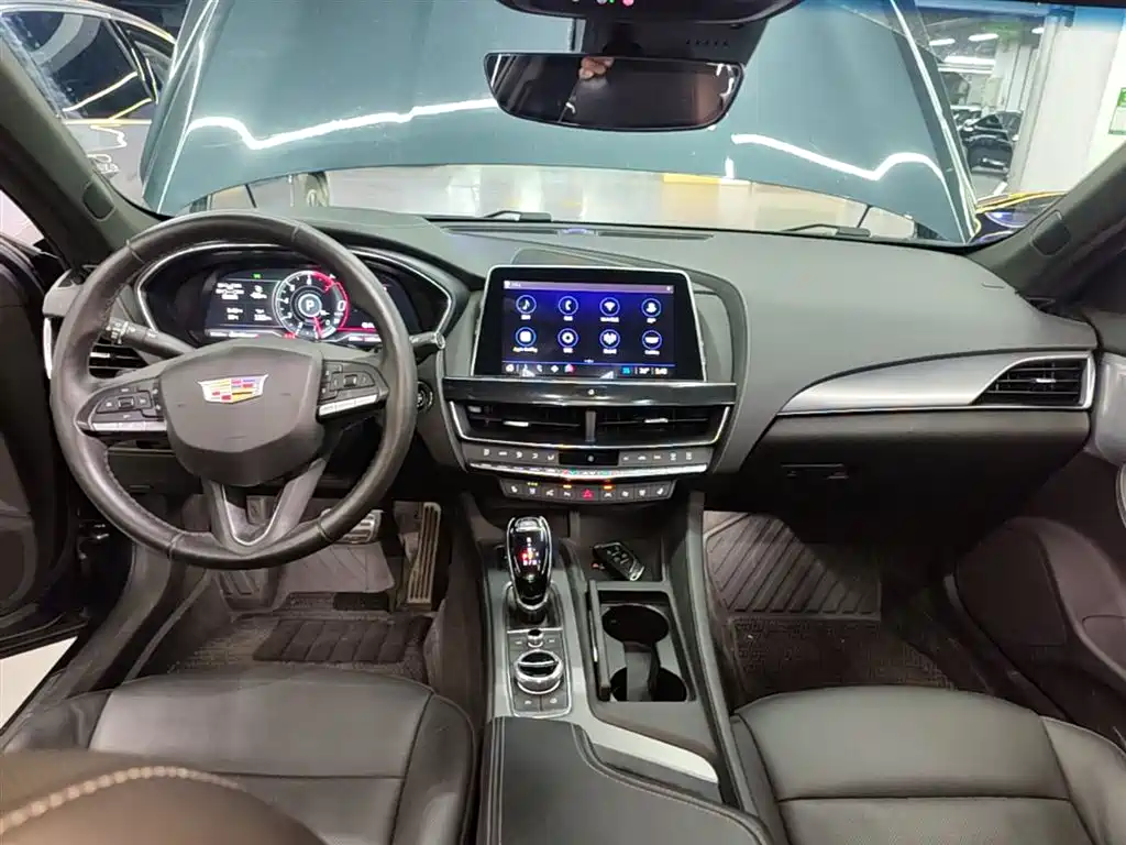 Cadillac CT5 — фото 10