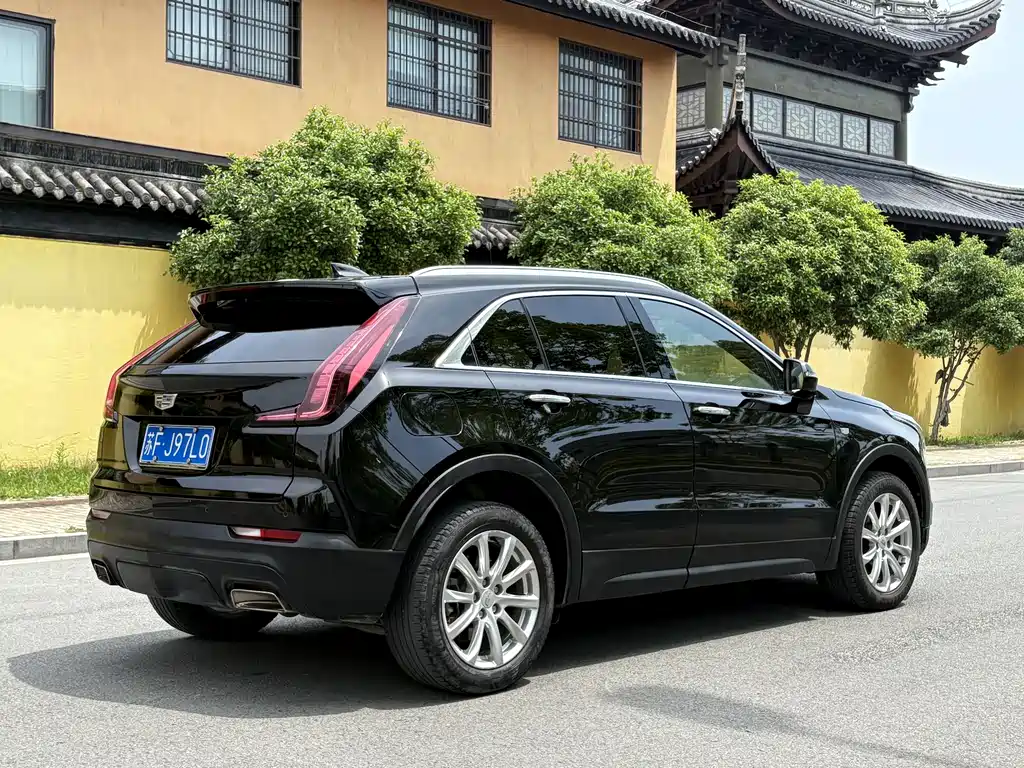 Cadillac XT4 — фото 9