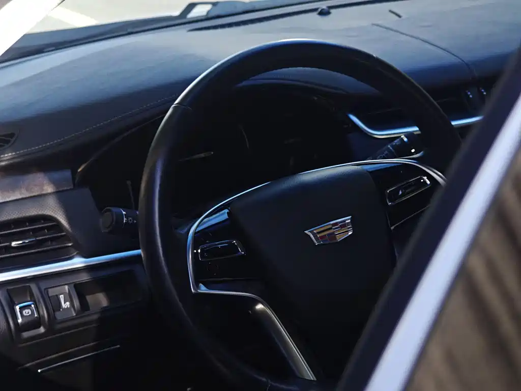Cadillac XTS — фото 14