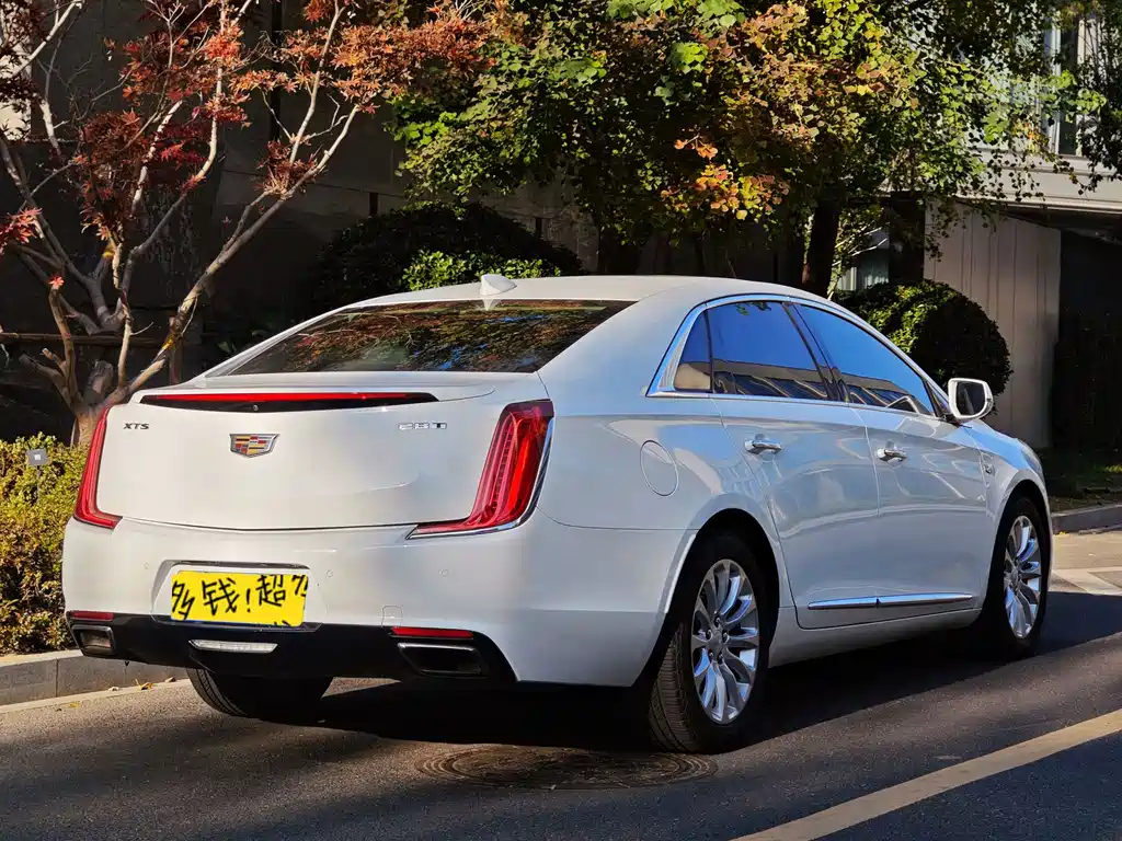 Cadillac XTS — фото 6