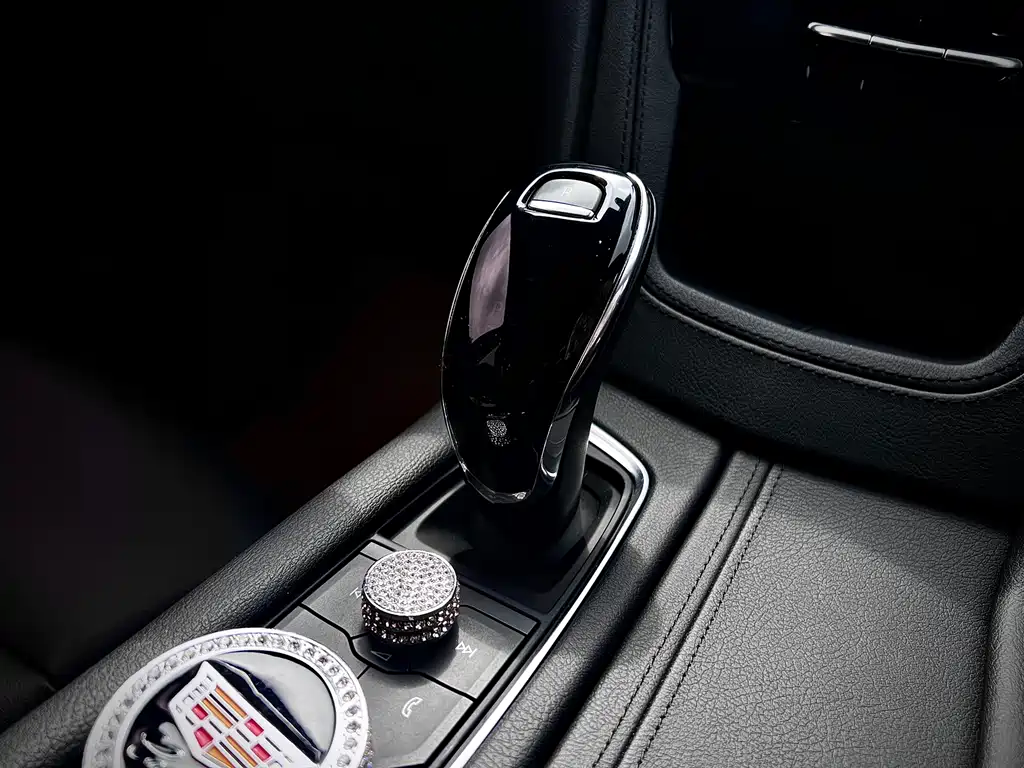 Cadillac XT5 — фото 19