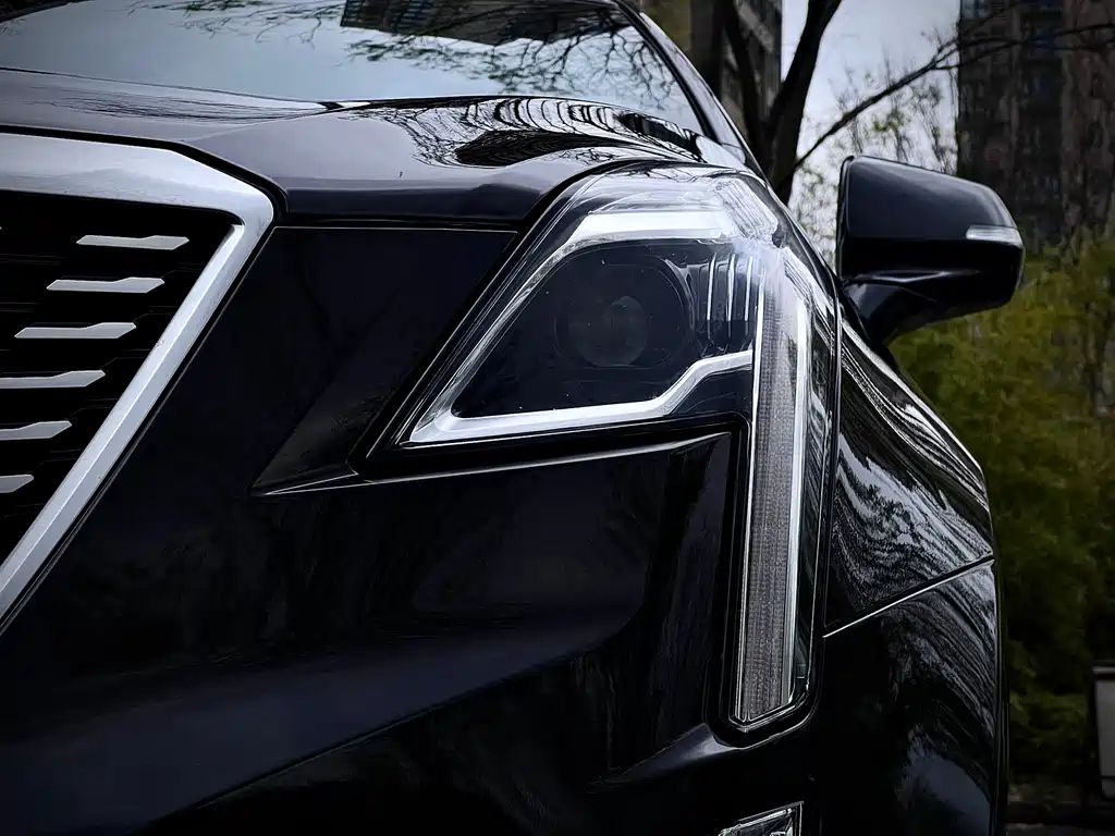 Cadillac XT5 — фото 10