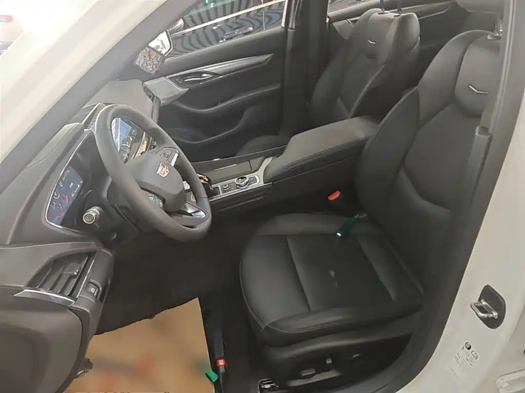 Cadillac CT5 — фото 15