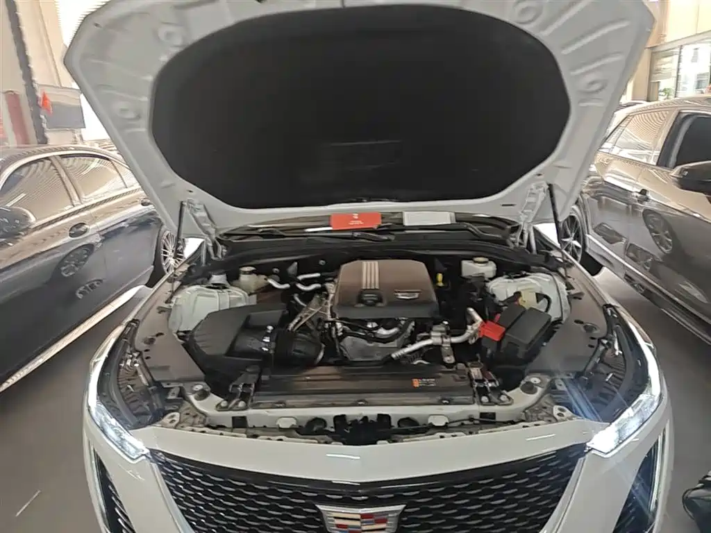 Cadillac CT5 — фото 20