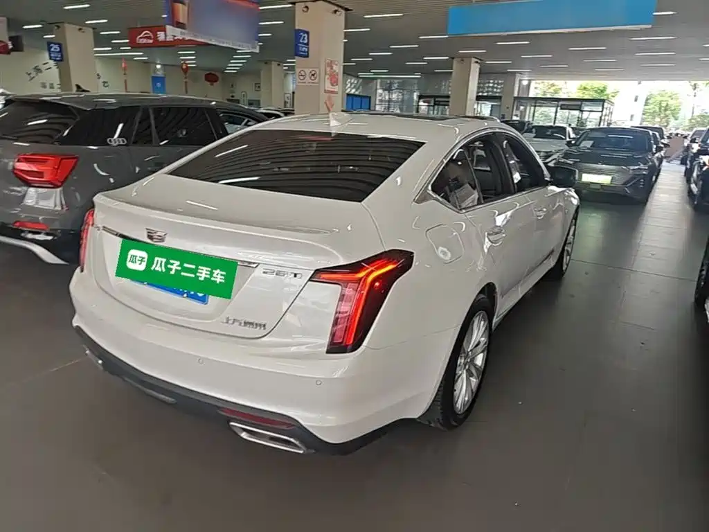Cadillac CT5 — фото 7