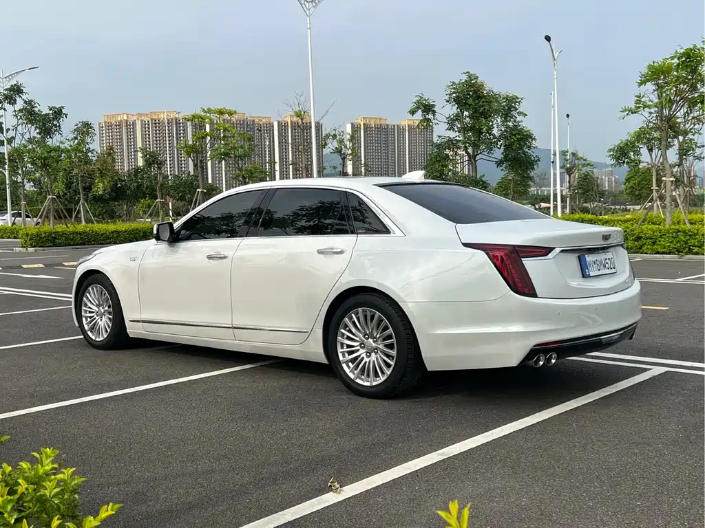 Cadillac CT6 — фото 4