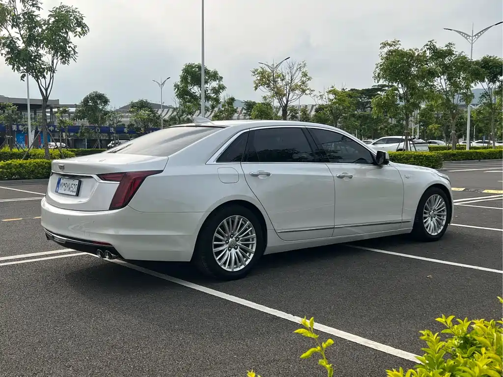 Cadillac CT6 — фото 6