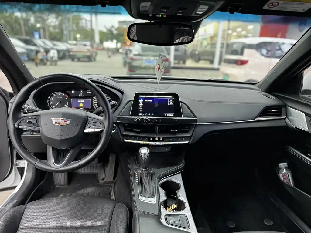Cadillac CT4 — фото 4