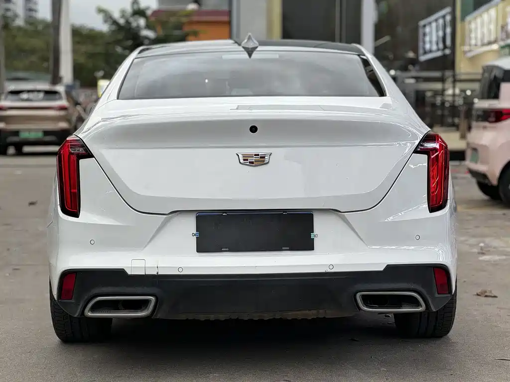 Cadillac CT4 — фото 8