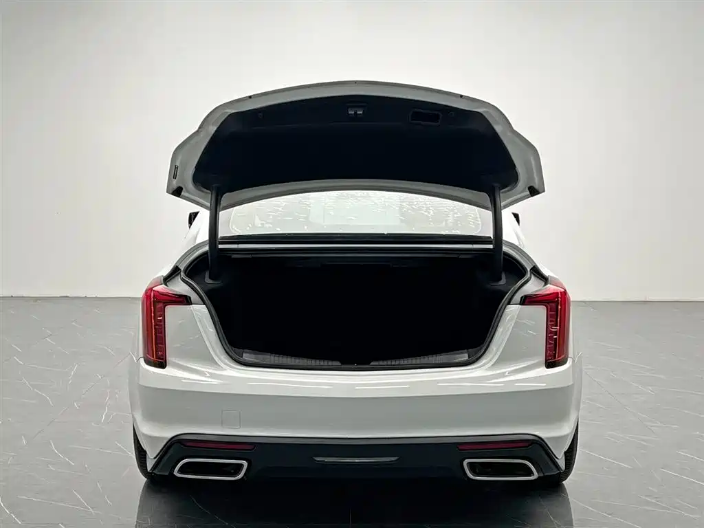 Cadillac CT5 — фото 11