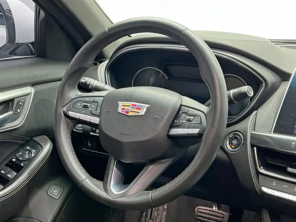 Cadillac CT5 — фото 22